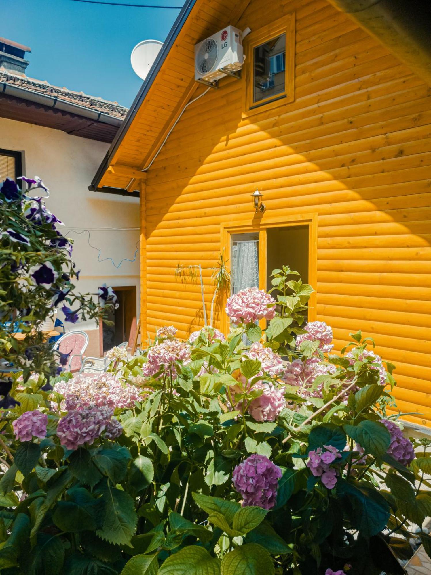 Guest House Nizama'S Place Sarajevo Ngoại thất bức ảnh
